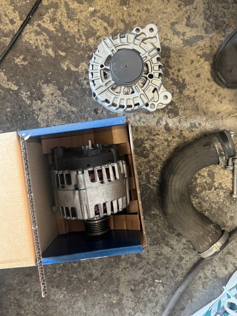 Nowy alternator Bosch i części do montażu — BESS MOTORS